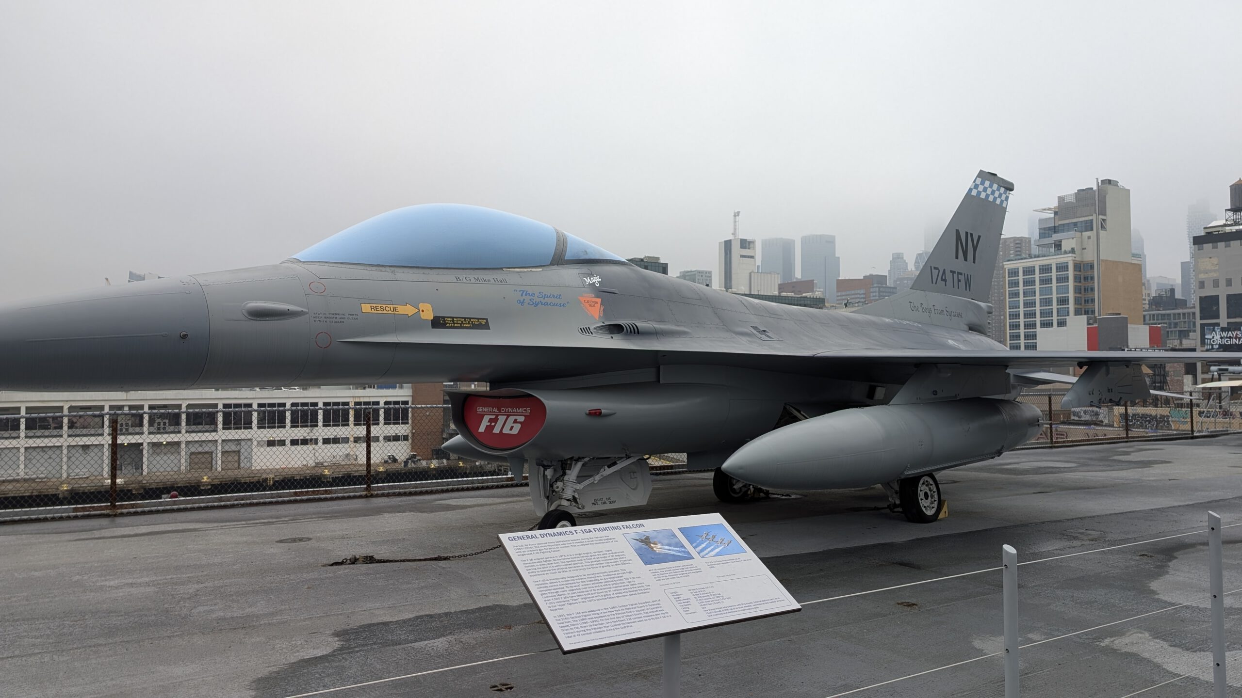 picture of the F-16 at the intrepid museum